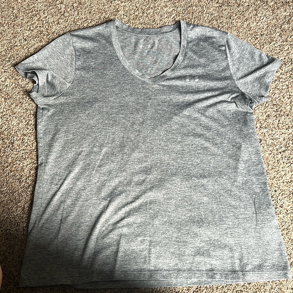 Under Armour Women’s V Neck T-shirt